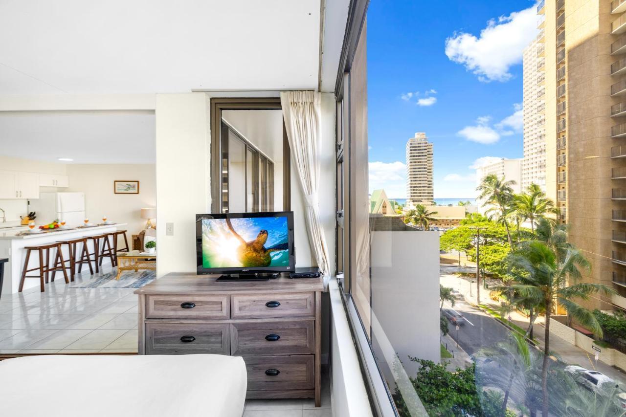 Waikiki Banyan Oasis With Partial Ocean View, 1-Block To Beach, Free Parking Apartment Honolulu Exterior photo