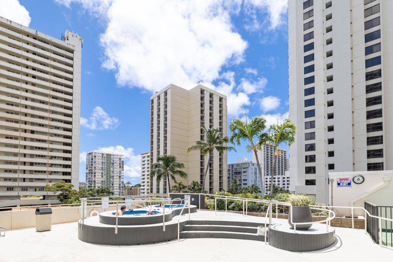 Waikiki Banyan Oasis With Partial Ocean View, 1-Block To Beach, Free Parking Apartment Honolulu Exterior photo