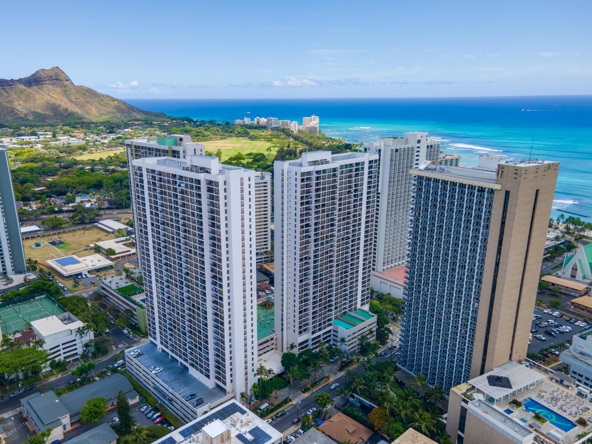 Waikiki Banyan Oasis With Partial Ocean View, 1-Block To Beach, Free Parking Apartment Honolulu Exterior photo